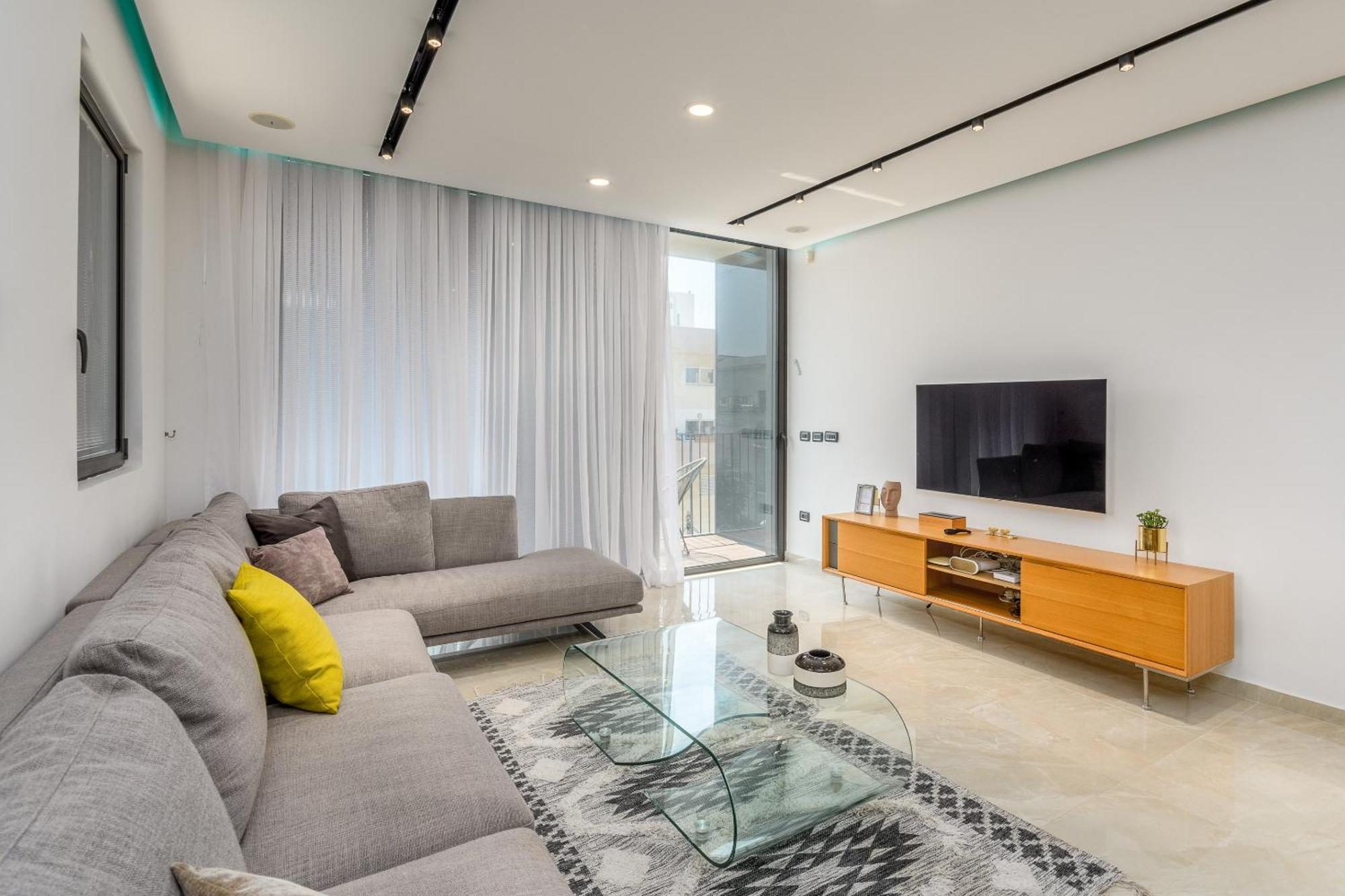Luxury 2Bdrm Balcony & Parking Close To The Beach Tel Aviv Exterior photo